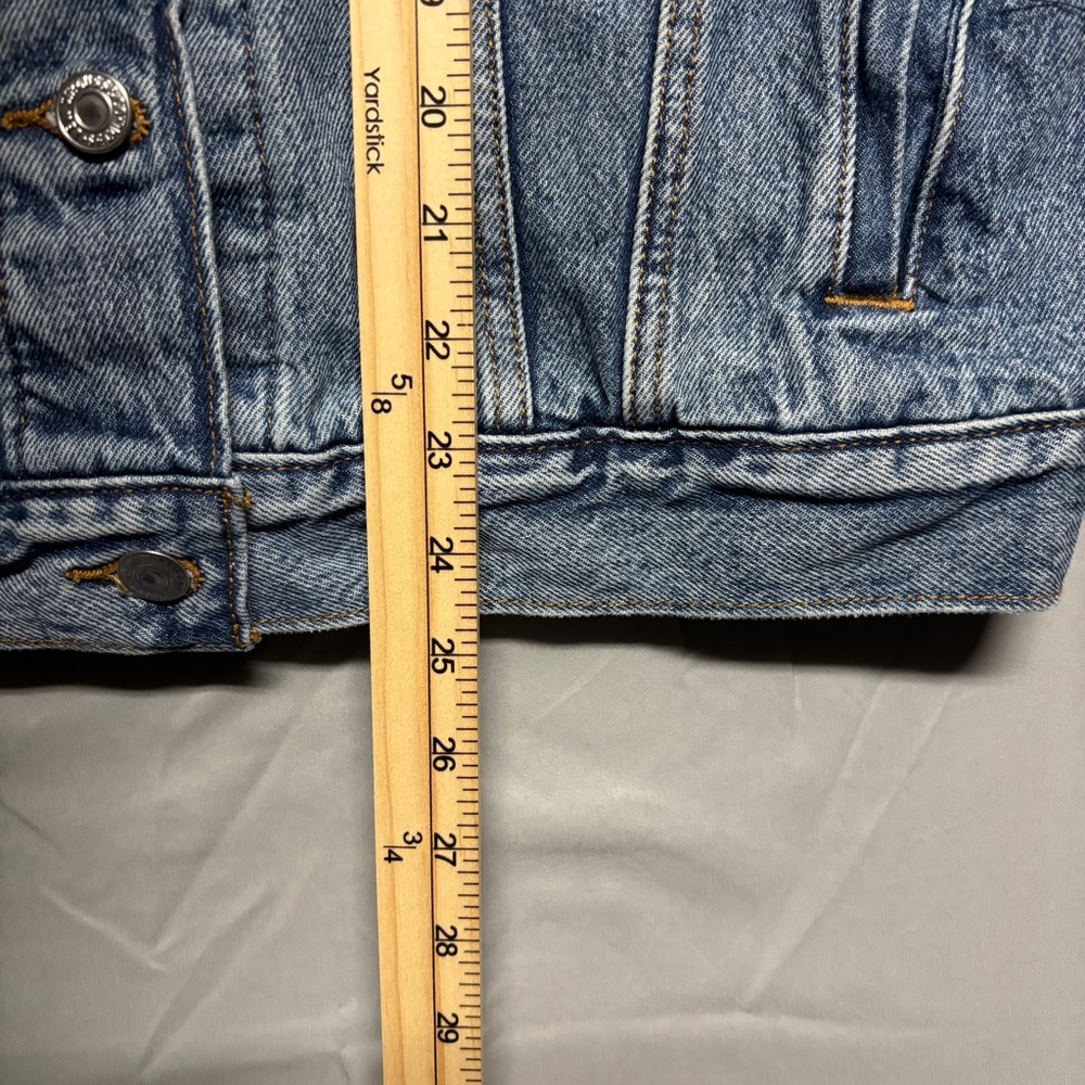 Levi's Classic Blue Denim Jacket - Picture 7 of 8